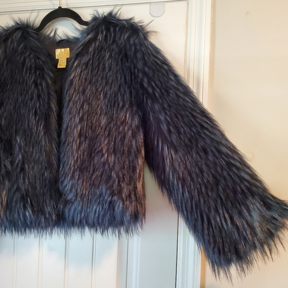 CROPPED FAUX FUR COAT - Picture 3 of 4